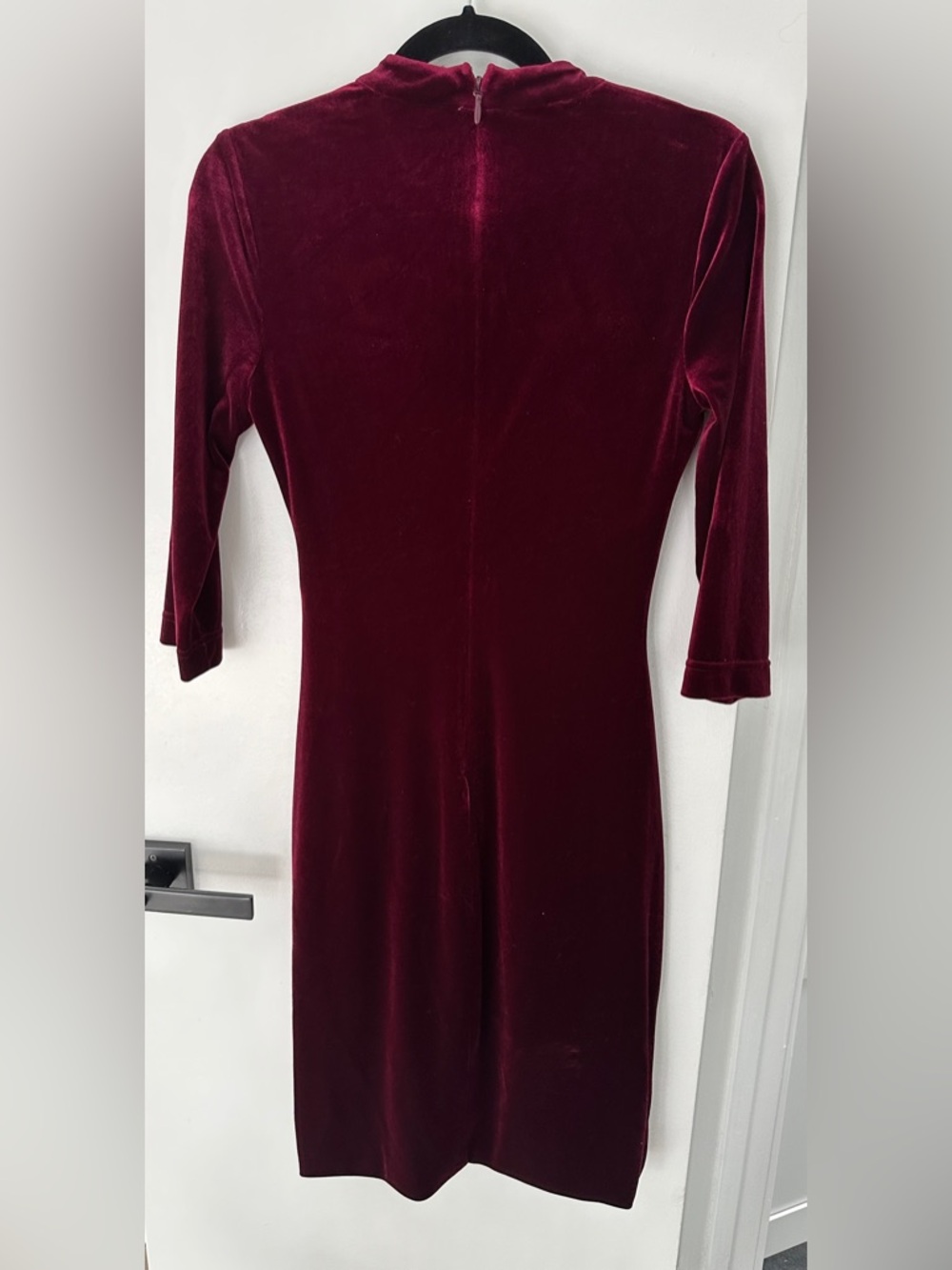 BCBGMaxAzria Burgundy Velvet V-Neck Midi Dress - Picture 4 of 6
